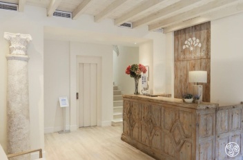 Elvira Plaza – cute hotel in a pretty pedestrianised plaza in Santa Cruz