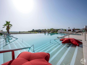 Hotel SO/ Sotogrande photo © Booking SO/ Sotogrande