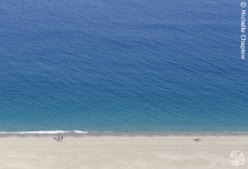 Pristine, sun-soaked beach in Almeria  © Michelle Chaplow