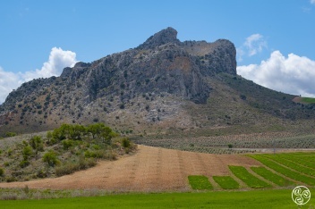 "The Lovers' Rock", La Peña de los Enamorados © Michelle Chaplow