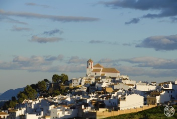 The white village of Alozaina © Michelle Chaplow