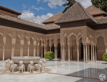 Patio de los Leones (Courtyard of the Lions) © Michelle Chaplow