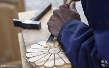  hand-carved wooden furniture © Michelle Chaplow