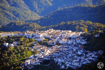 The village of Benarraba, beautifully nestled in the Serrania de Ronda © Michelle Chaplow