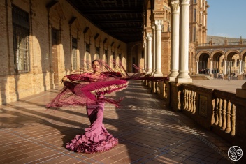 Flamboyant flamenco in the Plaza de España © Michelle Chaplow