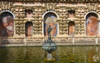 The pond of Mercury in The Alcazar of Seville © Michelle Chaplow