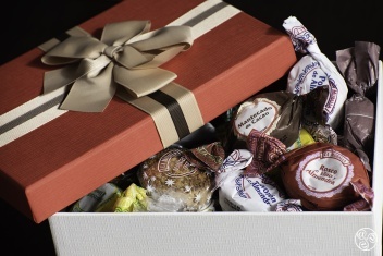 One of the most emblematic Christmas delicacies in Spain are the "polverones" , "roscos" and "mantecados"