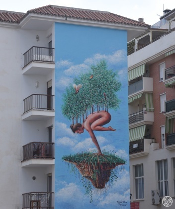 Estepona Murals  - Nurture by artist Samantha Jordaan © Michelle Chaplow