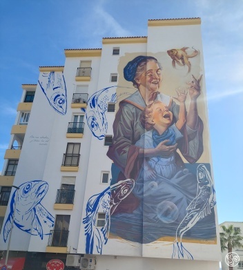 'El vínculo que nos une' ('The bond that unites us') is by artist Ignacio Basave Cavanna from Madrid.