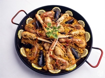Paella © Michelle Chaplow