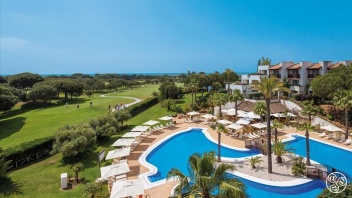 clear, sunny views over the golf course © Booking.com/Precise Resort El Rompido