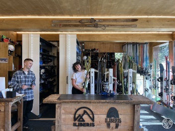 Ski hire at the Hotel Maribel © Michelle Chaplow