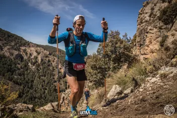 Contestant competing in Ultra Sierra Nevada © ultrasierranevada.com