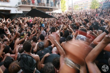 Cascamorras waving the flag in Baza. Phot courtesy Baza Town H