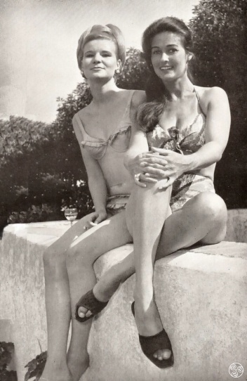 Shelagh Tennant y Jane Dolinger, villa La Paloma, Torremolinos (1964). Cortesía Torremolinos Chic. 