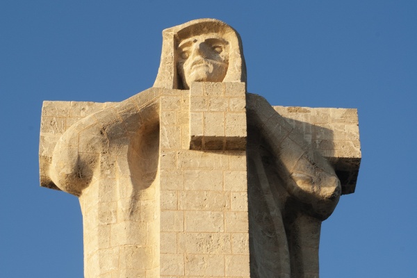 Statue of a Franciscan friar from the monastery that hosted Christopher Columbus while he was planning his first voyage. © Michelle Chaplow