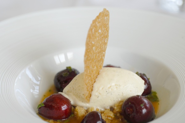 Marinated cherries with crumble, yogurt foam and vanilla ice cream © Michelle Chaplow