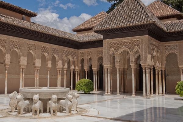 Patio de Los Leones, Alhambra Granada © Michelle Chaplow