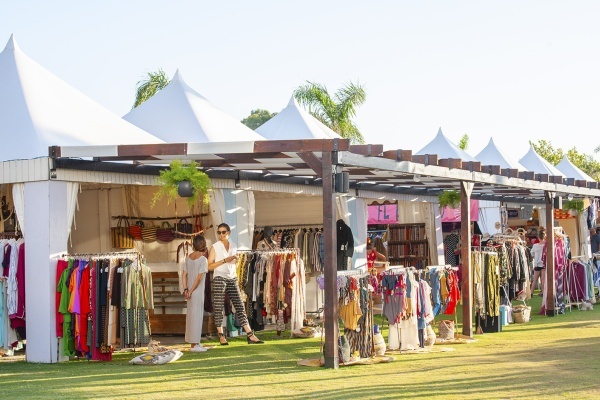 Summer craft & Clothes market in Sotogrande © Michelle Chaplow