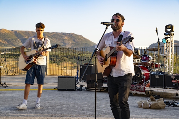 Andalucia Pueblos Blancos Music Festival Robin Mordecai. accompamied by Diego Castillo-Olivares