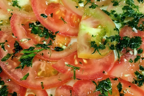 With just olive oil, fresh Andalusian tomatoes, sea salt, parsley, and black pepper you can create a feast © Michelle Chaplow