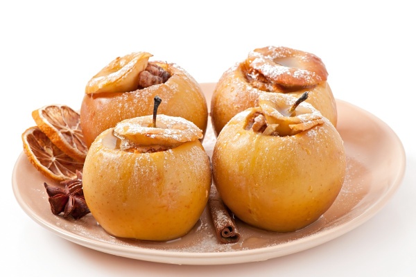 Manzanas Asadas. Baked apples make an excellent dessert for many occasions © istock 