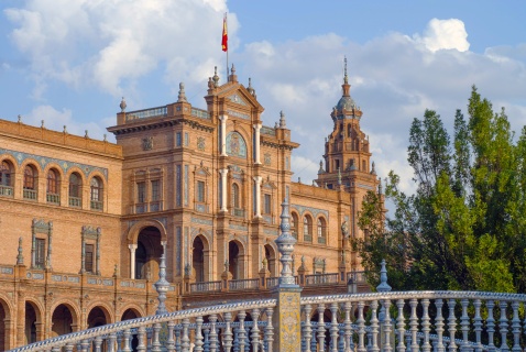 The sun-drenched Plaza de España in parque Maria Luisa  with ceramics made in Triana.