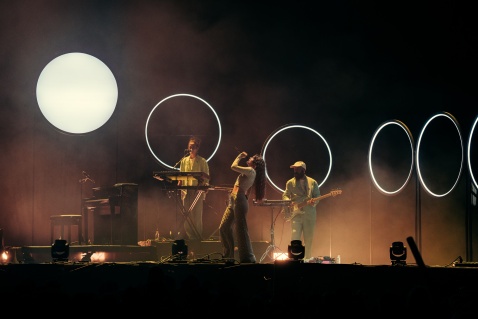 Amaia high energy performance was filled with dance routines  © Sharon Lopez
