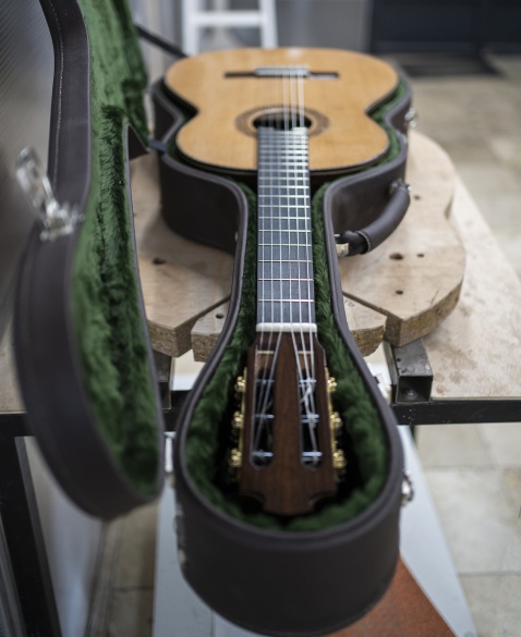  Spanish Guitars made with love in the heart of Seville © Fernando Rojas 