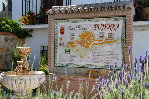 Ceramic street plan in Pujerra