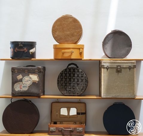 Love those antique hat boxes Love those antique hat boxes