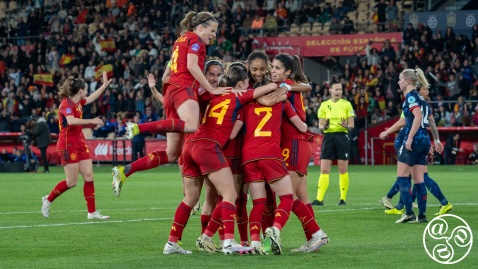 Spain celebrating goal against The Nederlands © Andres Lopez Sheridan