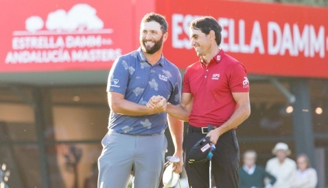 Jon Rahm ands Rafa Cabrera Bello, on 18th at Valderrama (foto © Real Club Valderrama) Jon Rahm ands Rafa Cabrera Bello, on 18th at Valderrama (foto © Real Club Valderrama)
