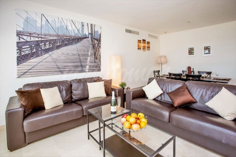 Ground Floor Apartment for sale in Estepona - Photo by Campomar