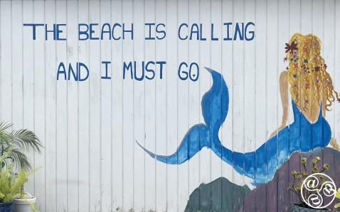 Gigi´s beach, complete with mermaid