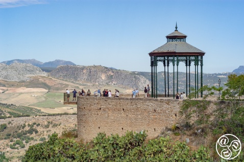 Ronda is famous for its dramatic balconies and viewpoints perched right over the cliffs © Michelle Chaplow