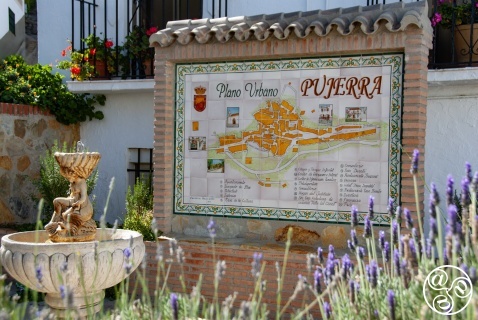 Ceramic street plan in Pujerra