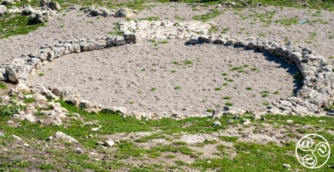 Bronze age settlement at Ancinipo (c) Michelle Chaplow