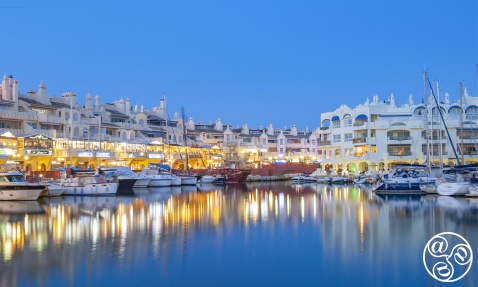 Benalmadena port, shopping, dancing and alfresco dining by moonlight. © Michelle Chaplow