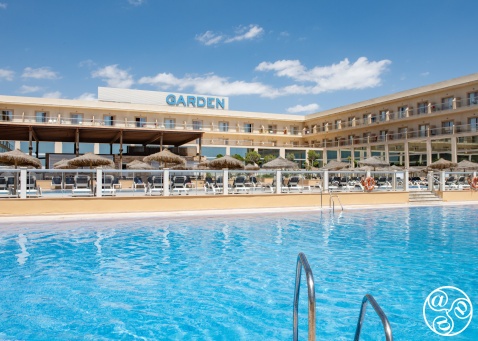 Garden Hotel In Retamar  © Michelle Chaplow