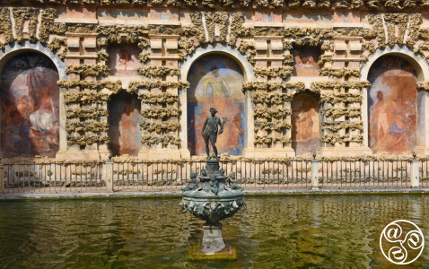The pond of Mercury in The Alcazar of Seville © Michelle Chaplow