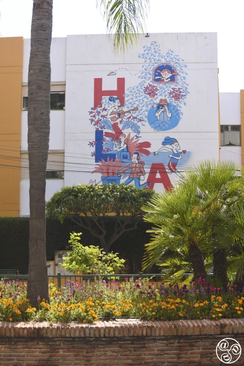 Untitled mural by artist Alex Senna.  Photo © Michelle Chaplow