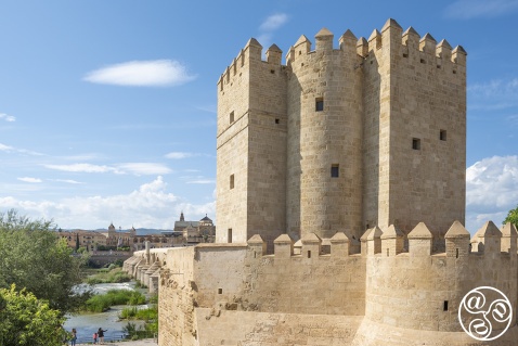 Torre de la Calahorra, Roman Bridge in Cordoba © Michelle Chaplow