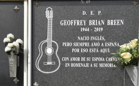 The Grave of Geffrey Brian Breen, he was born English, but he always loved Spain, that's why he's here. with love from his wife Carmen in tribute to his memory The Grave of Geffrey Brian Breen, he was born English, but he always loved Spain, that's why he's here. with love from his wife Carmen in tribute to his memory © Michelle Chaplow