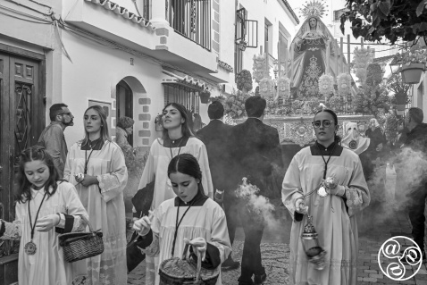 Palm Sunday fills the streets with incense and tradition—immersive traditions © Michelle Chaplow Palm Sunday fills the streets with incense and tradition—immersive traditions © Michelle Chaplow