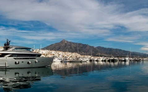 Playa-Puerto-Banus-Harbour-View