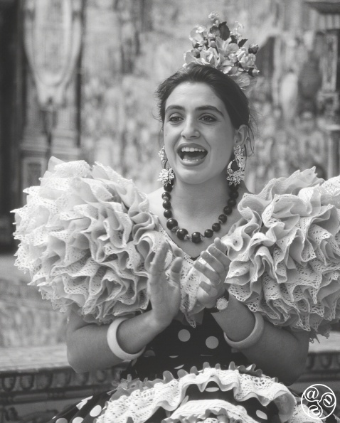 Traditional Sevillana sleeves 1996 © Michelle Chaplow Traditional Sevillana sleeves from 1996 © Michelle Chaplow