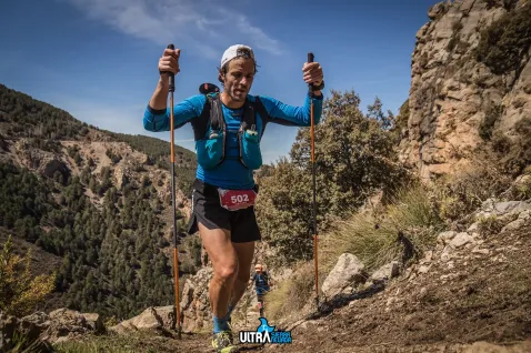 Contestant competing in Ultra Sierra Nevada © ultrasierranevada.com