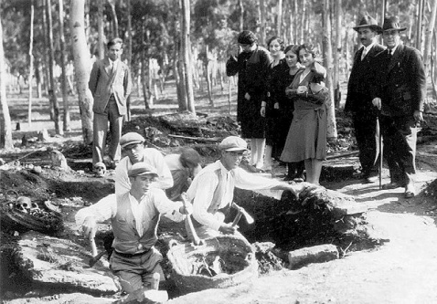 José Perez Barradas (standing left) in carefully prepared 1930 photo