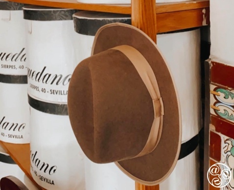 A timelessly stylish hat © Maquedano